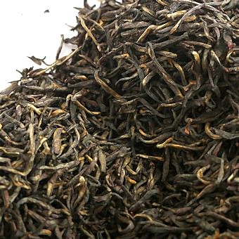 Красный Инь Цзюнь Мэй Е Шэн 